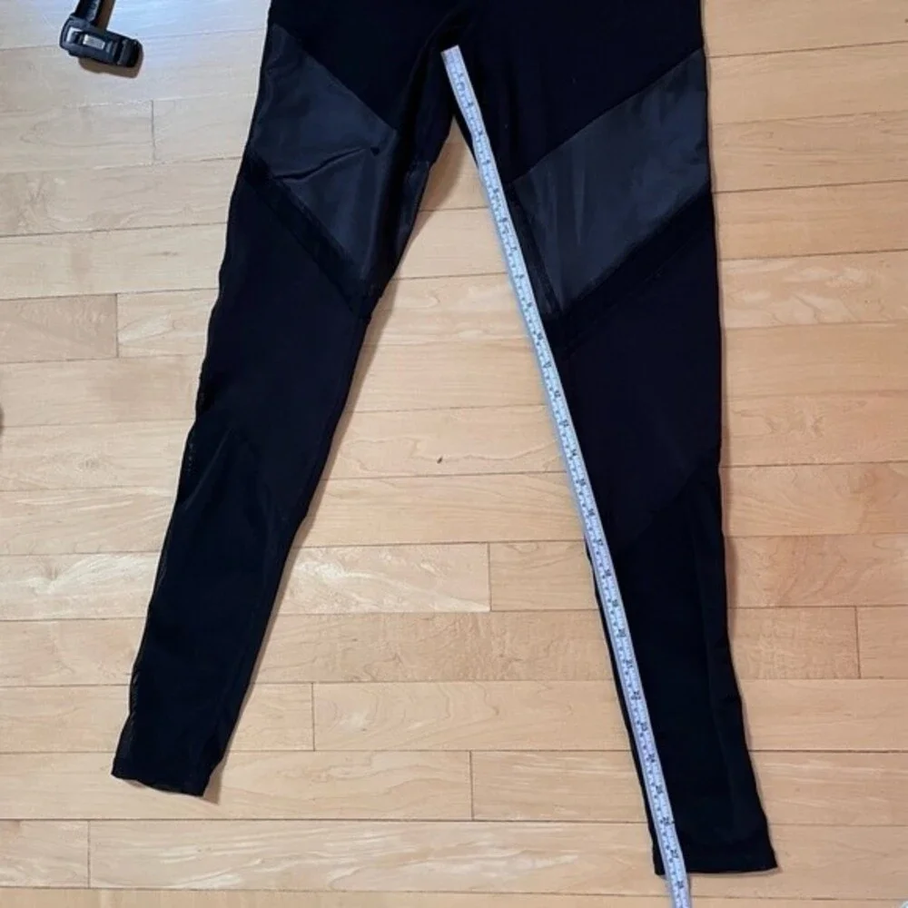 Alo Yoga Sheila Mesh Panels Leggings Athletic Gym Moto in Black S
